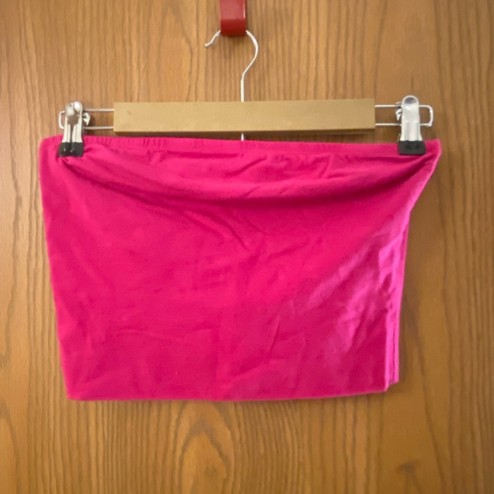 Medium hot pink crop top